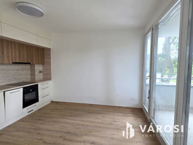 Belvárosi élet egy új lakásban-gépesített konyhával-Debrecen