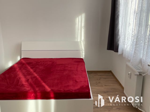 3 szobás felújított lakás kiadó a Sárosi utcában!